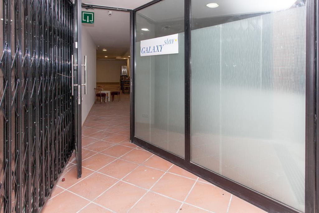 Galaxystar Hostel - Barcelona — Photos 2